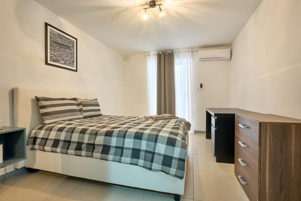 Urban Front - Walking Distance From Paceville And St George Bay Beach Is-Swieqi Zewnętrze zdjęcie