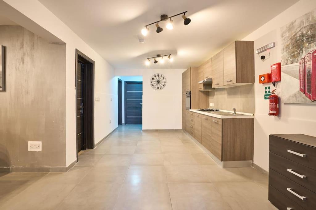 Urban Front - Walking Distance From Paceville And St George Bay Beach Is-Swieqi Zewnętrze zdjęcie