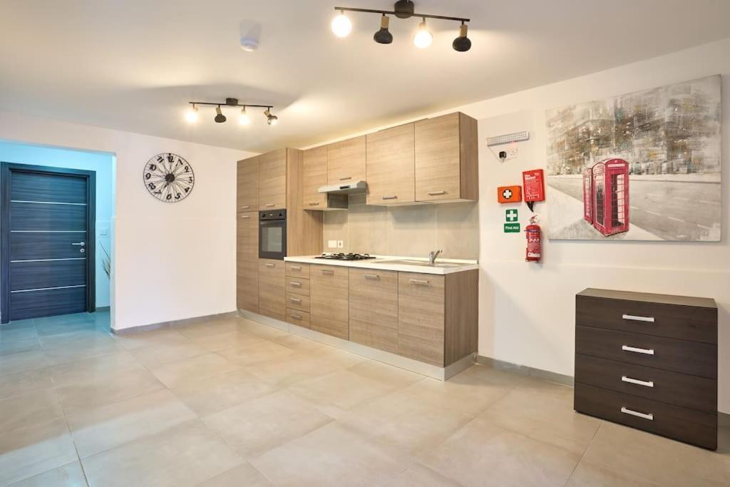 Urban Front - Walking Distance From Paceville And St George Bay Beach Is-Swieqi Zewnętrze zdjęcie